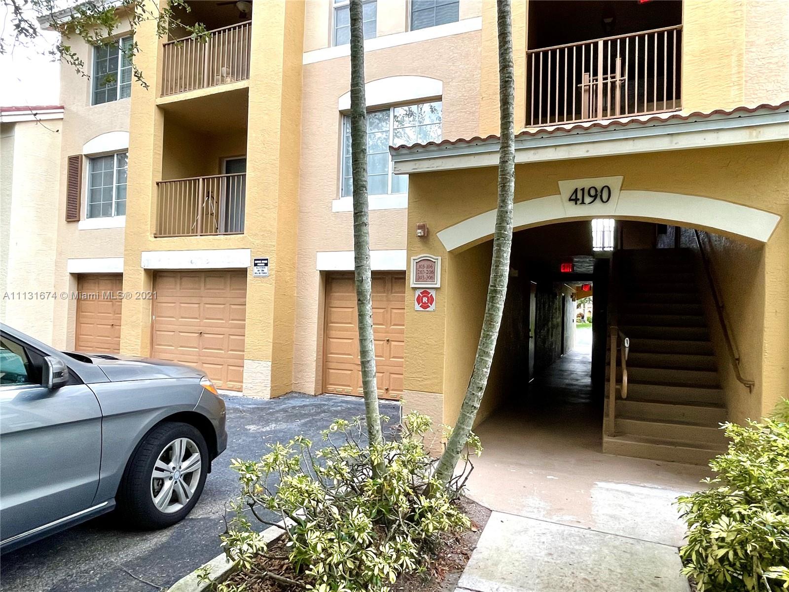 EMERALD ISLE AT LAGUNA - Residential Lease
