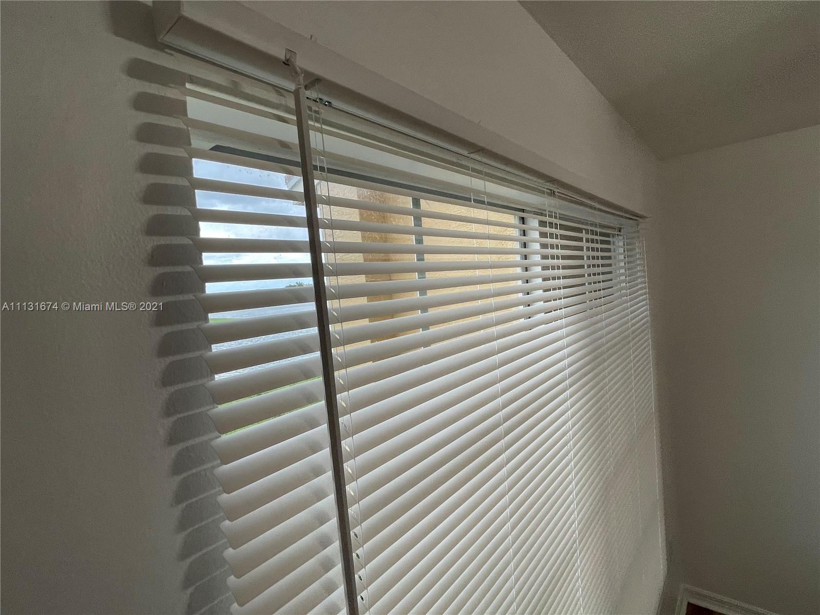 EMERALD ISLE AT LAGUNA - Residential Lease