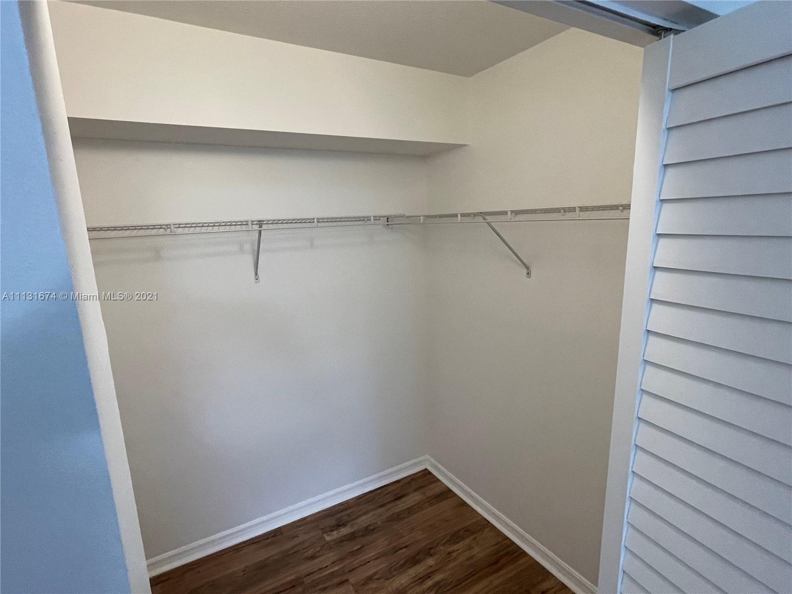 EMERALD ISLE AT LAGUNA - Residential Lease