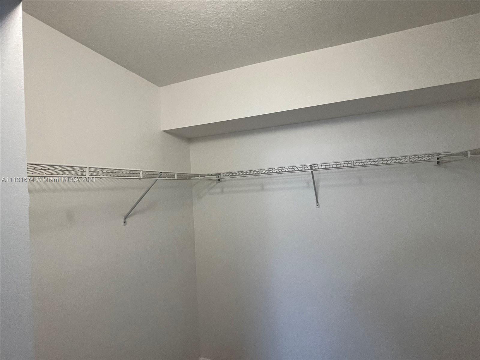 EMERALD ISLE AT LAGUNA - Residential Lease