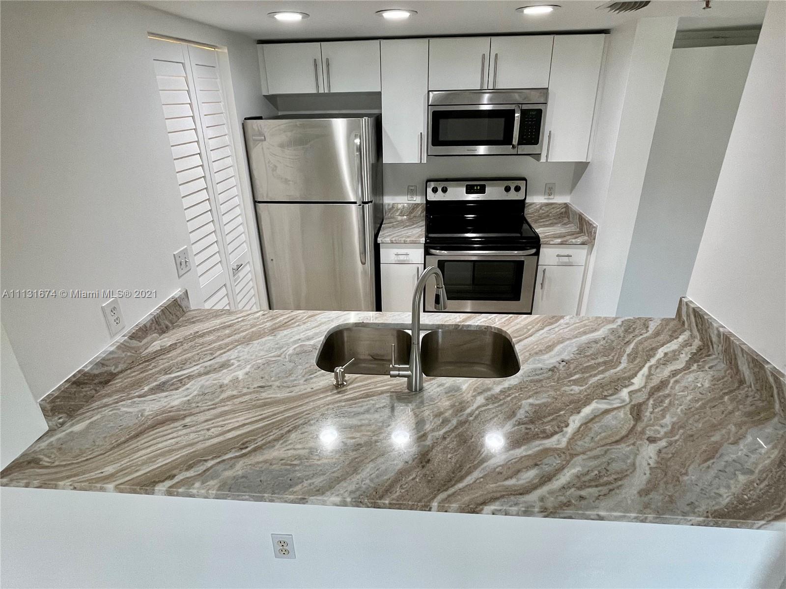 EMERALD ISLE AT LAGUNA - Residential Lease
