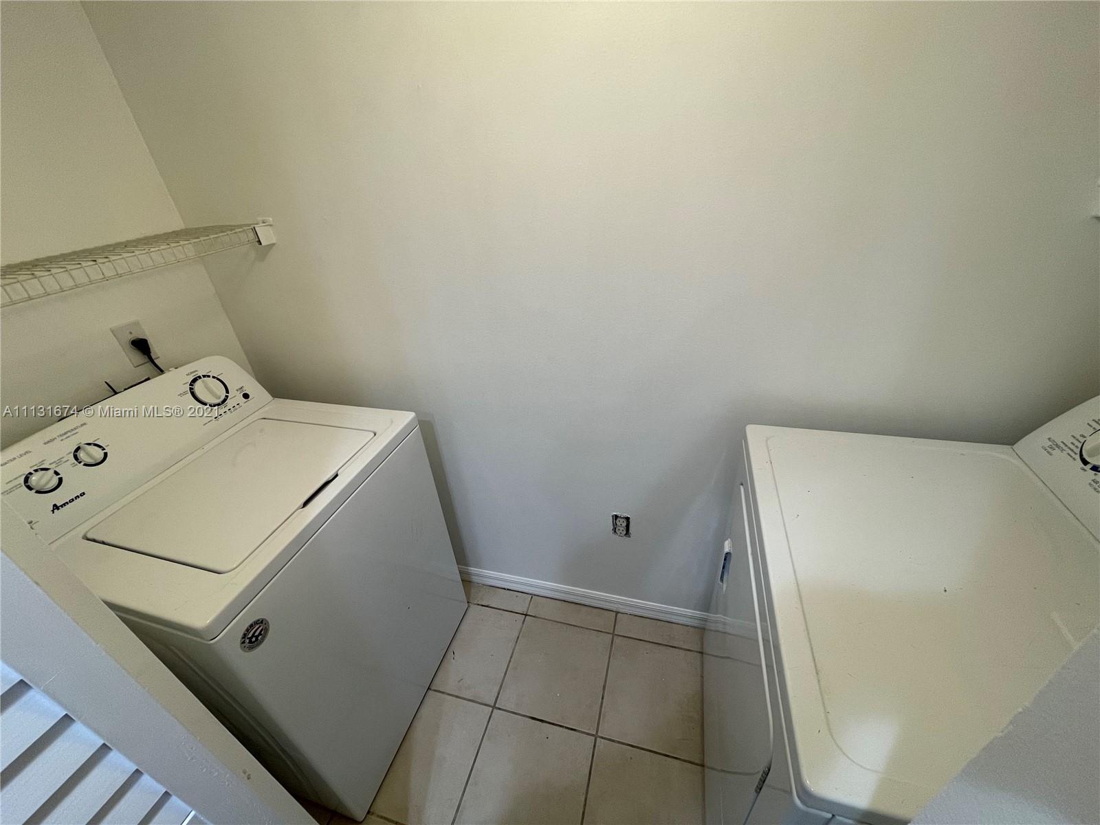 EMERALD ISLE AT LAGUNA - Residential Lease
