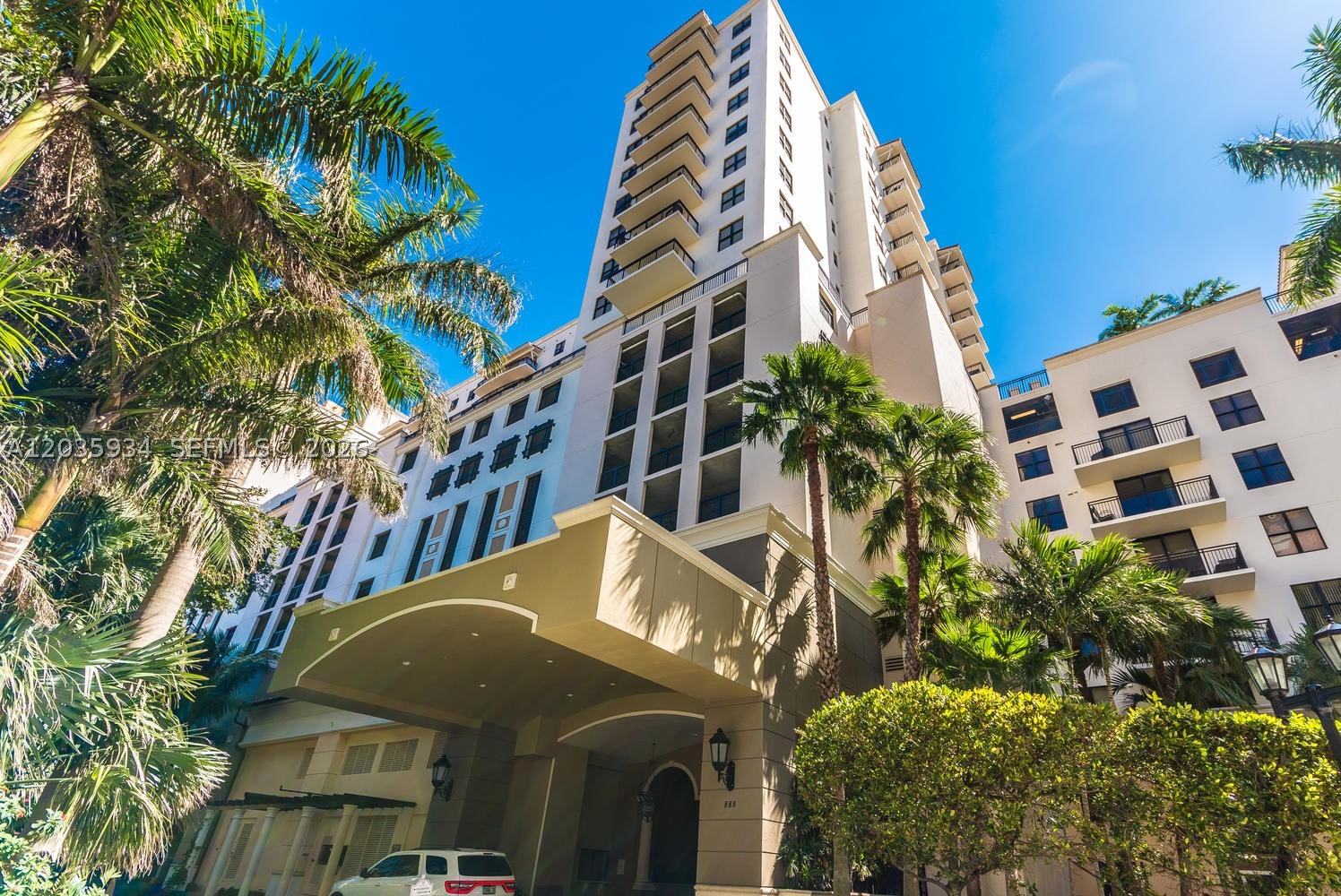 PUERTA DE PALMAS CONDO - Residential Lease