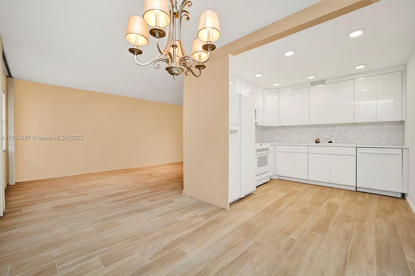 LINCOLN AT CENTURY VILLAG - Residential
