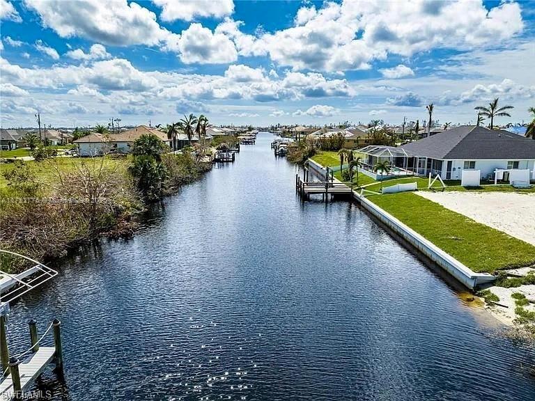 CAPE CORAL - Land