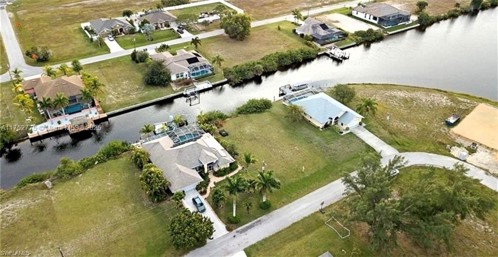 CAPE CORAL - Land