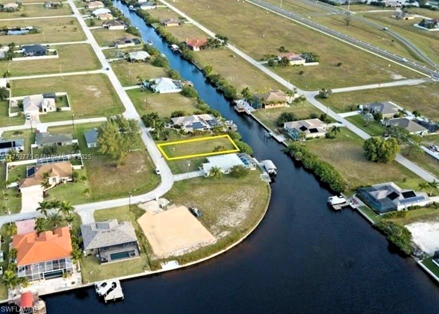 CAPE CORAL - Land