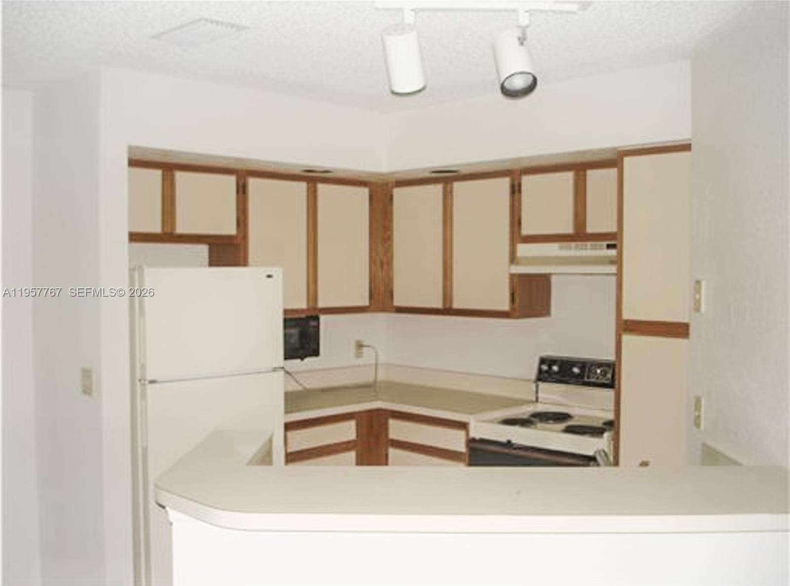 CORAL KEY CONDO - Residential
