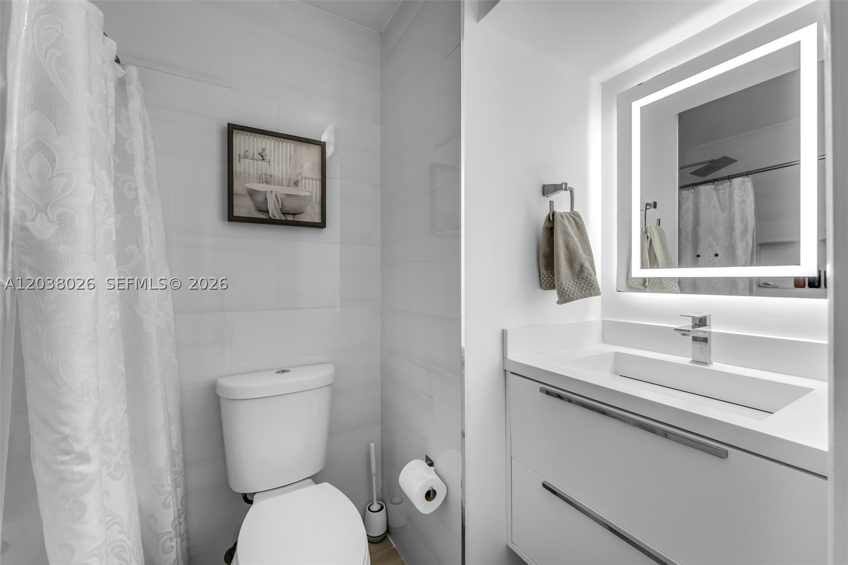 THE RIVIERA AT CORAL LAKE - Residential