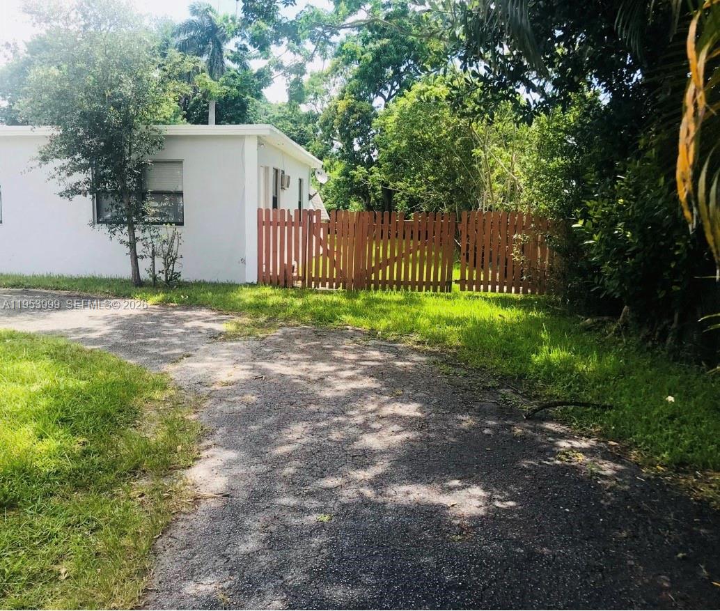 FIRST ADDITION TO CANAL G - Residential Lease