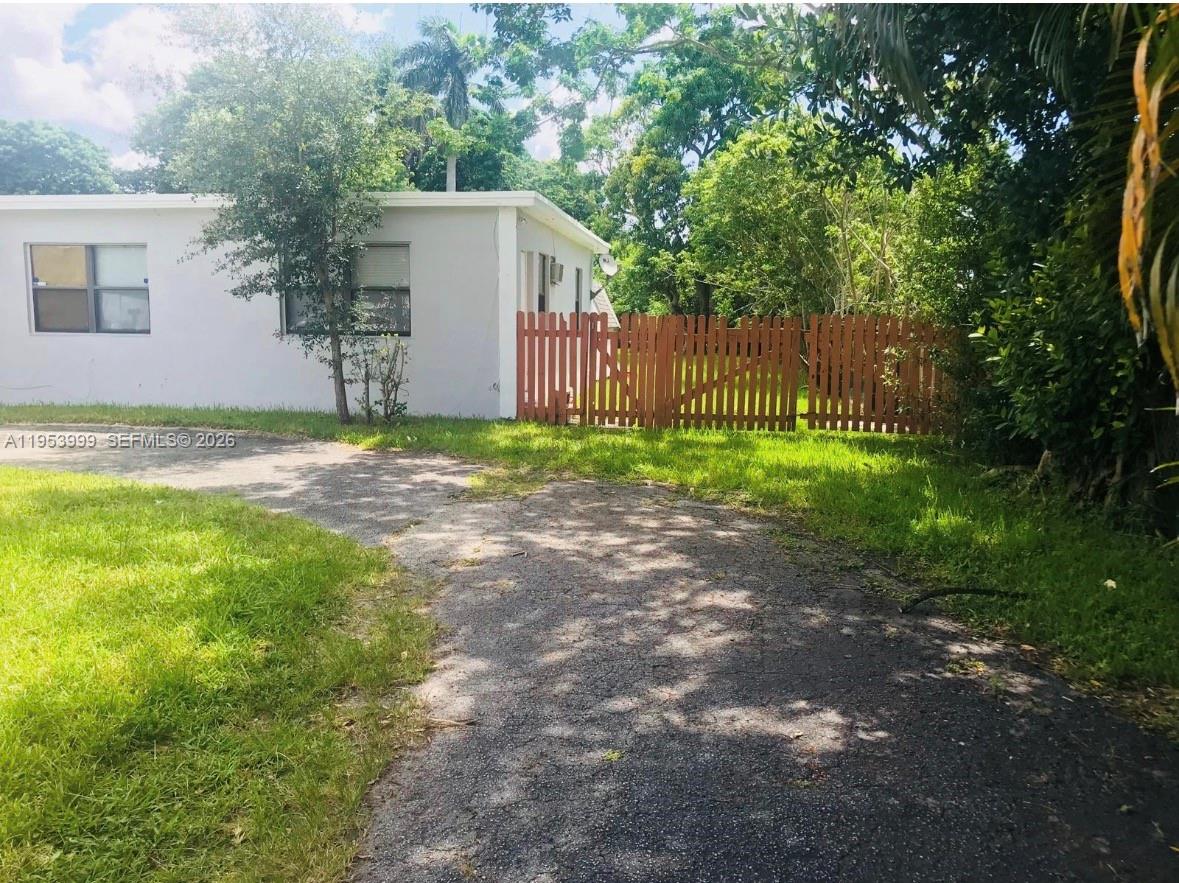 FIRST ADDITION TO CANAL G - Residential Lease