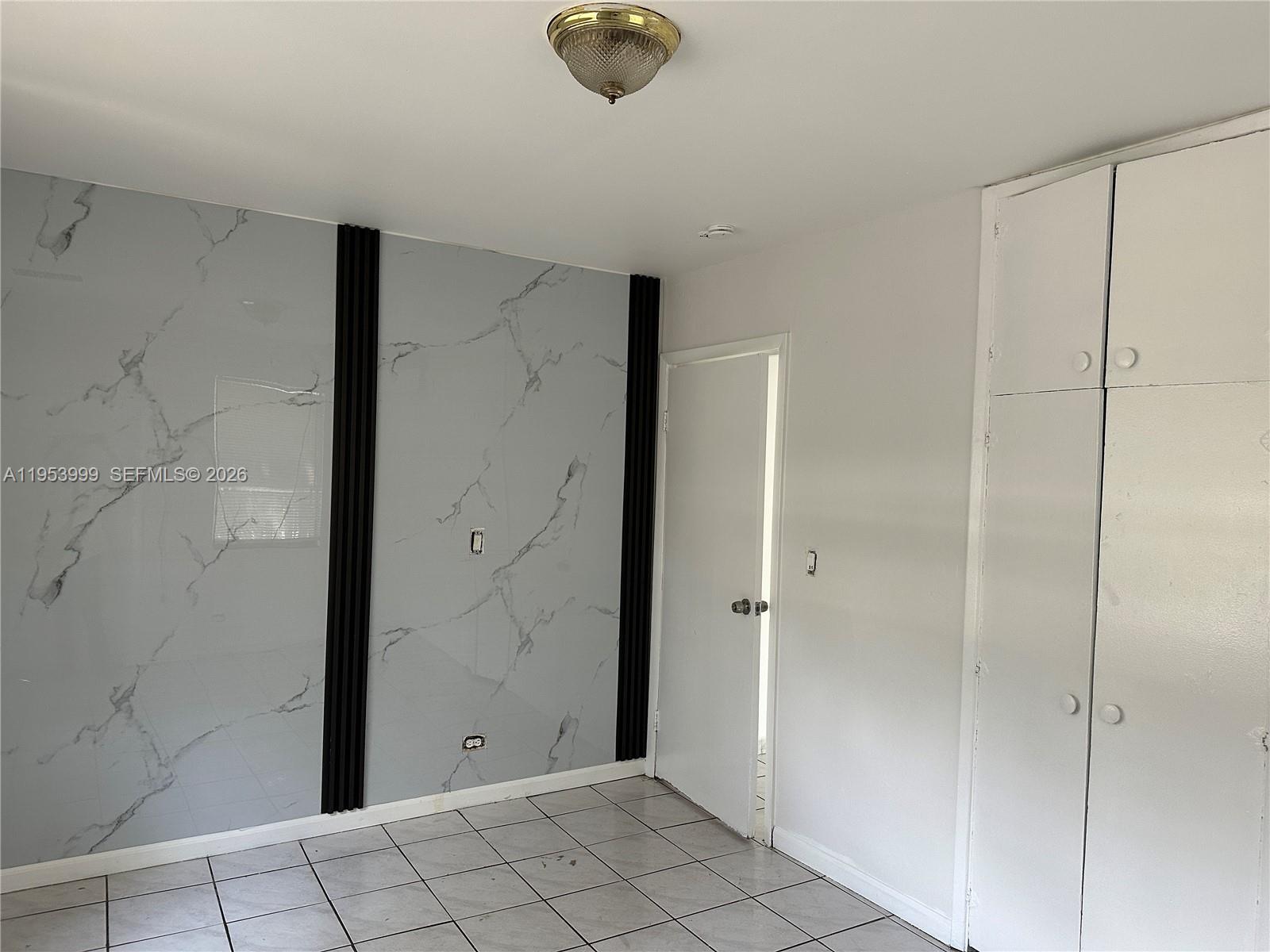 FIRST ADDITION TO CANAL G - Residential Lease