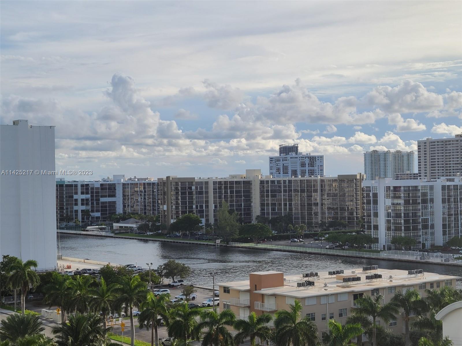 WAVE CONDO - Residential Lease