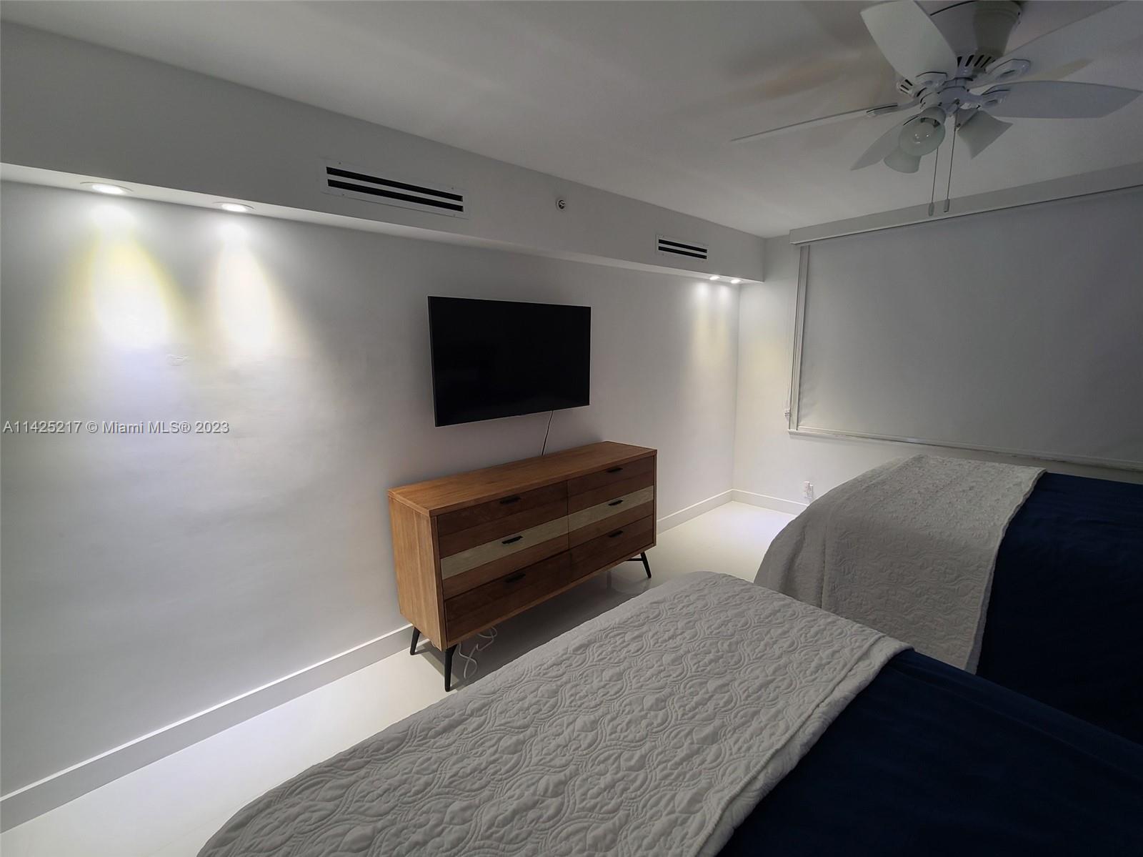 WAVE CONDO - Residential Lease