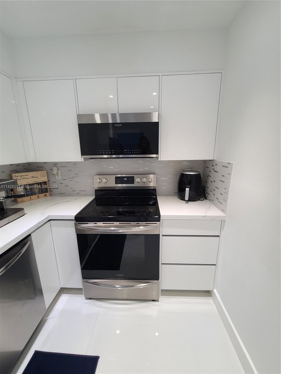 WAVE CONDO - Residential Lease