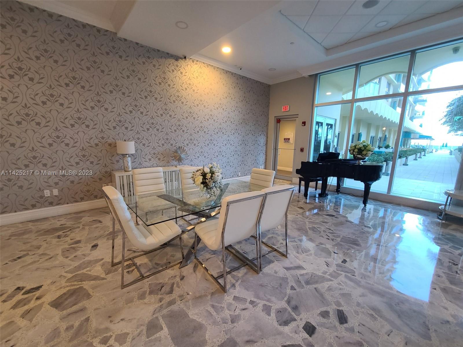 WAVE CONDO - Residential Lease
