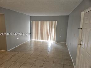 LOW PRICED RENTAL FOR 2 BEDROOM IN GREAT AREA. NEAR WALMART, HOME DEPOT AND THE WELLINGTON GREEN MALL. NO MINIUM CREDIT SCORE REQUIRED.