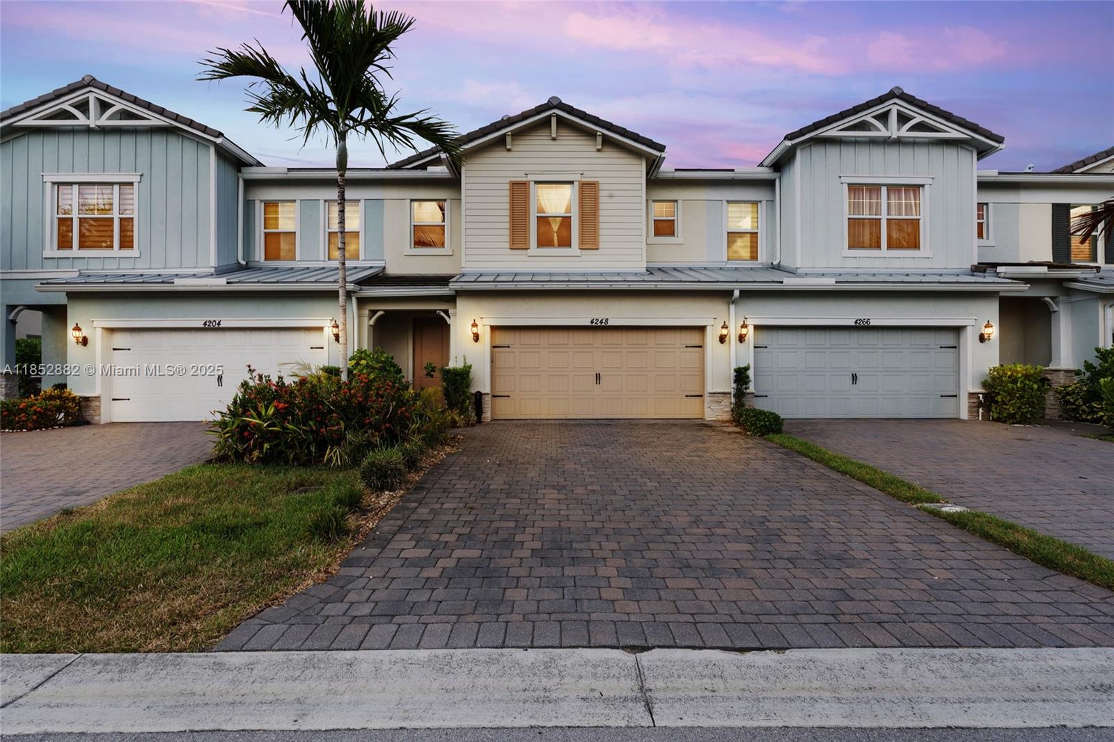 HILLCREST COUNTRY CLUB SO - Residential