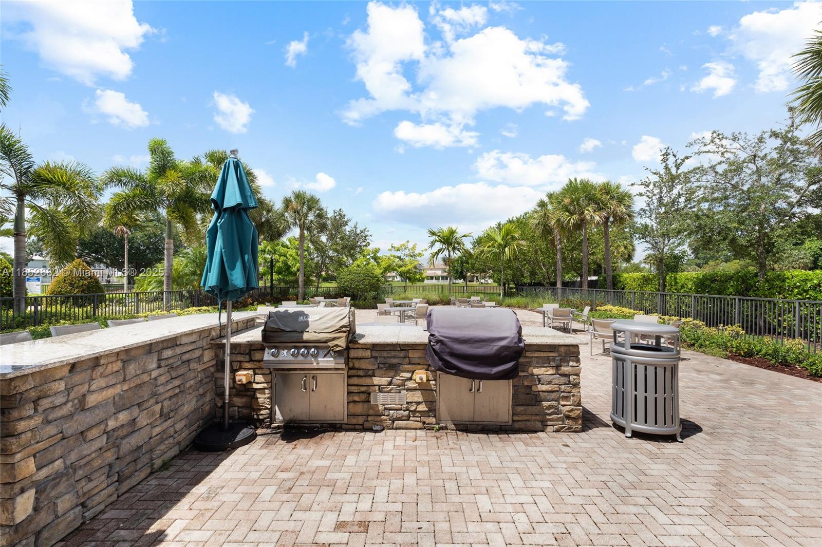 HILLCREST COUNTRY CLUB SO - Residential