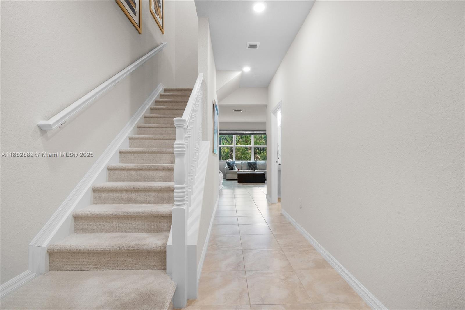 HILLCREST COUNTRY CLUB SO - Residential