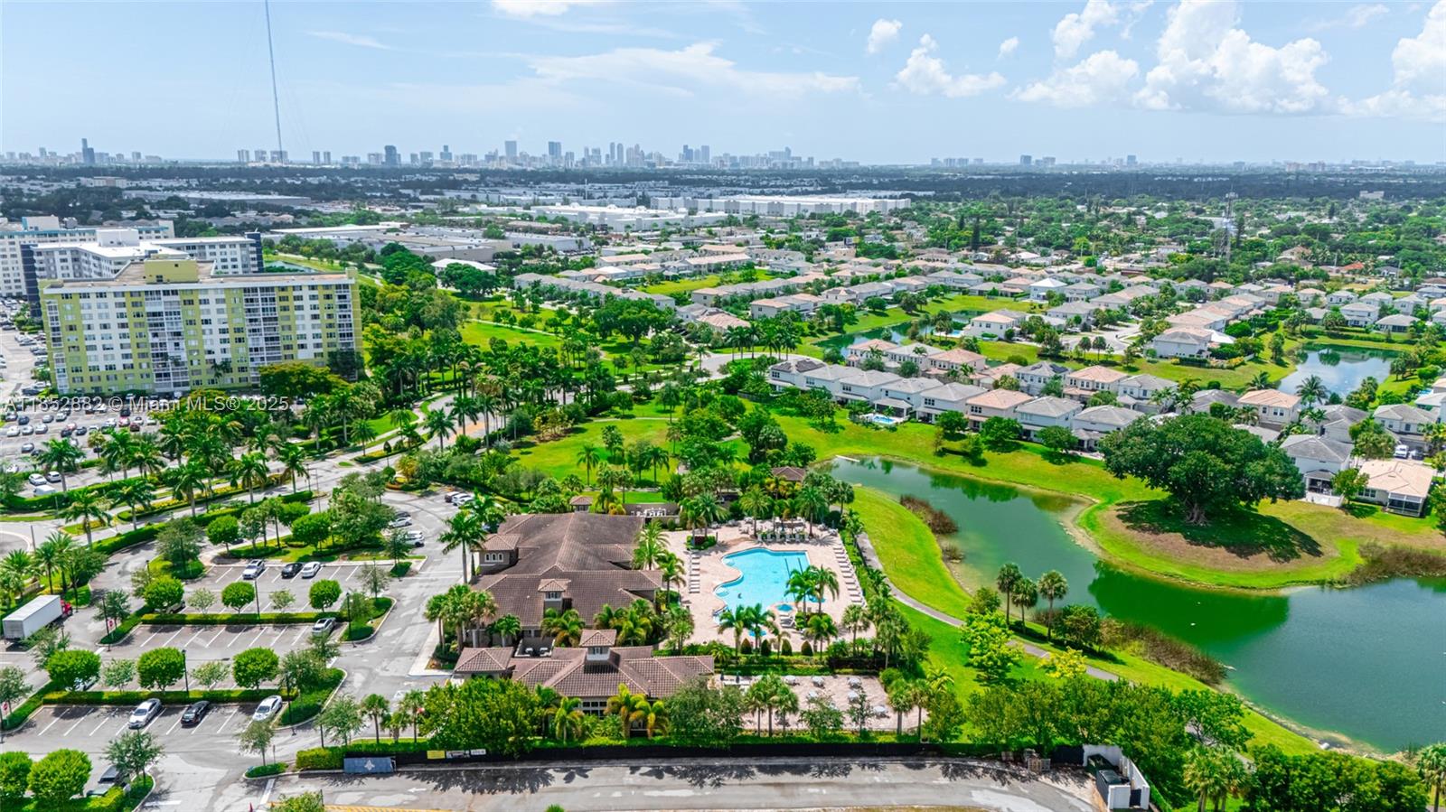 HILLCREST COUNTRY CLUB SO - Residential
