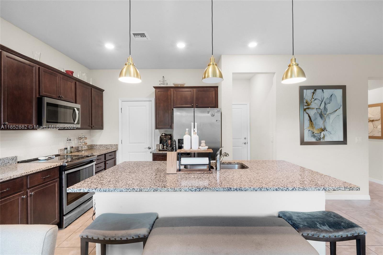 HILLCREST COUNTRY CLUB SO - Residential