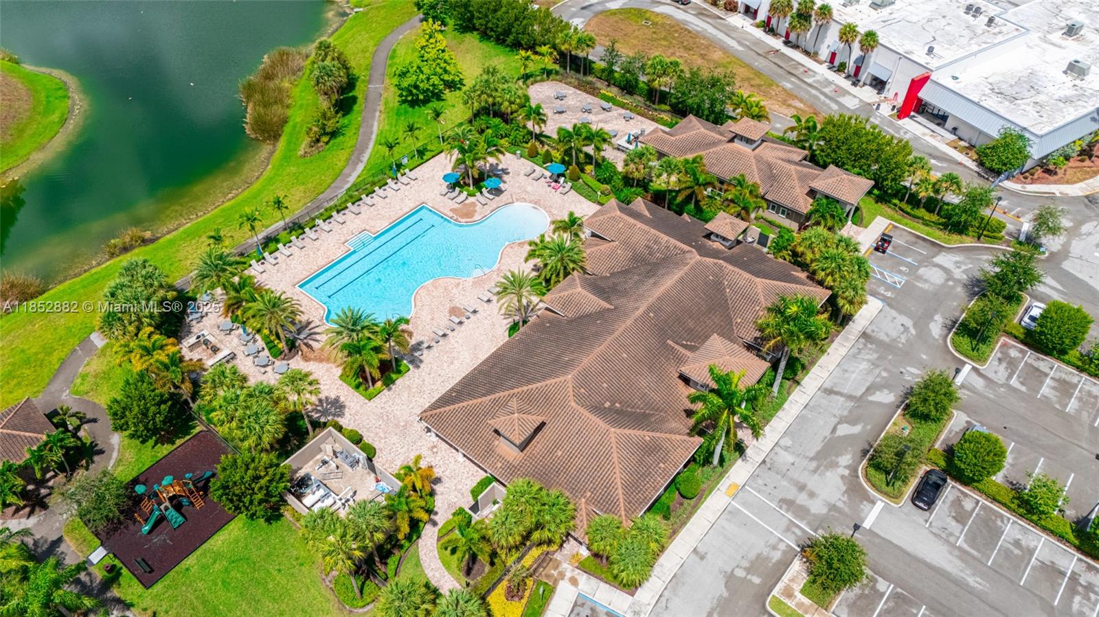 HILLCREST COUNTRY CLUB SO - Residential