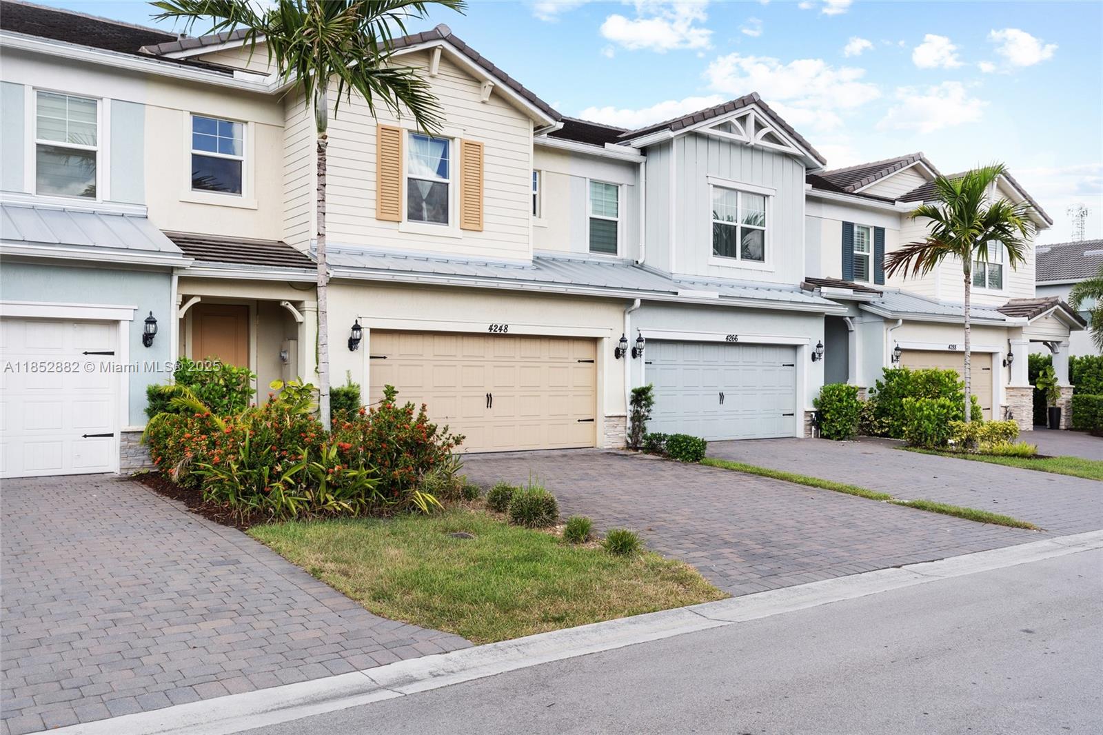 HILLCREST COUNTRY CLUB SO - Residential