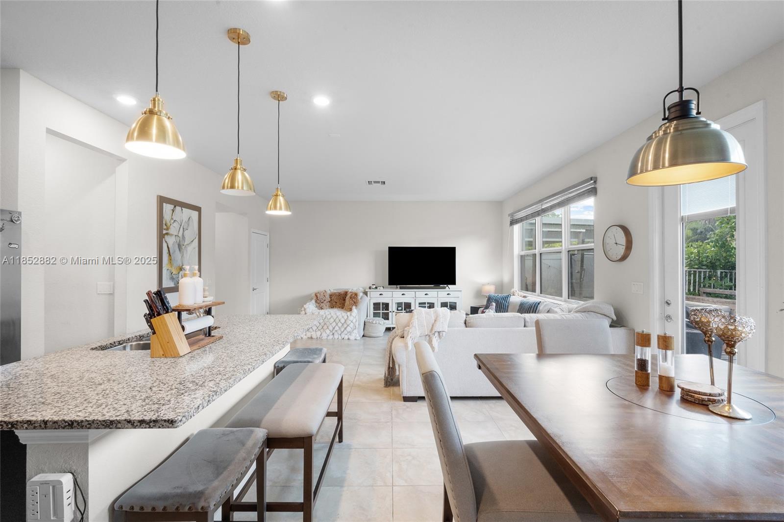 HILLCREST COUNTRY CLUB SO - Residential