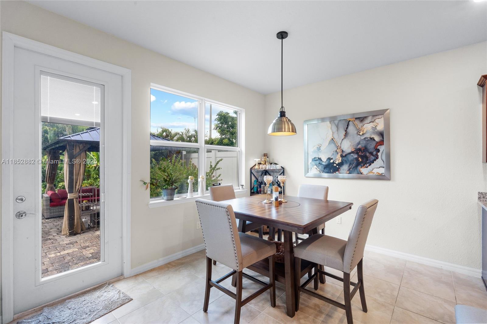 HILLCREST COUNTRY CLUB SO - Residential