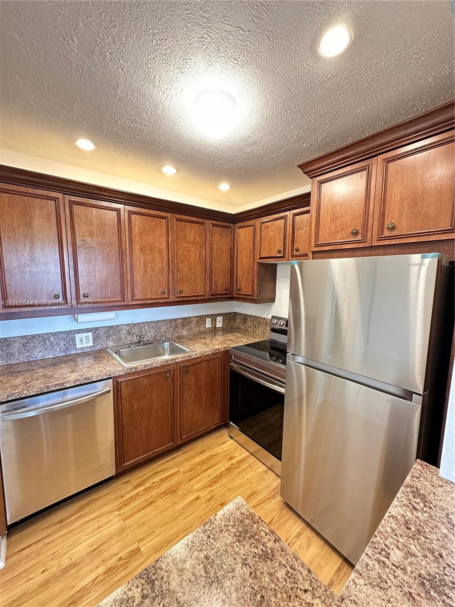 MANSFIELD AT CENTURY VILL - Residential