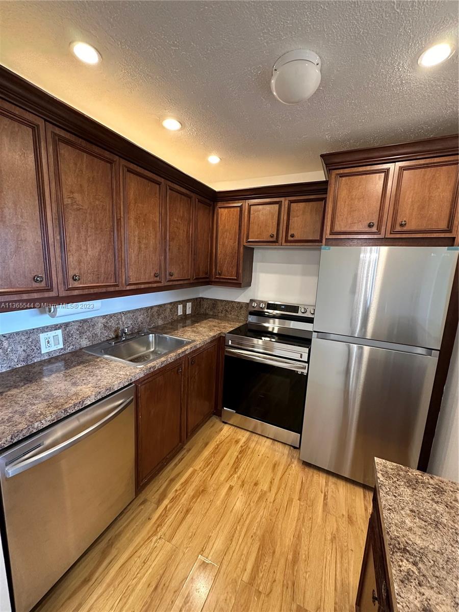 MANSFIELD AT CENTURY VILL - Residential