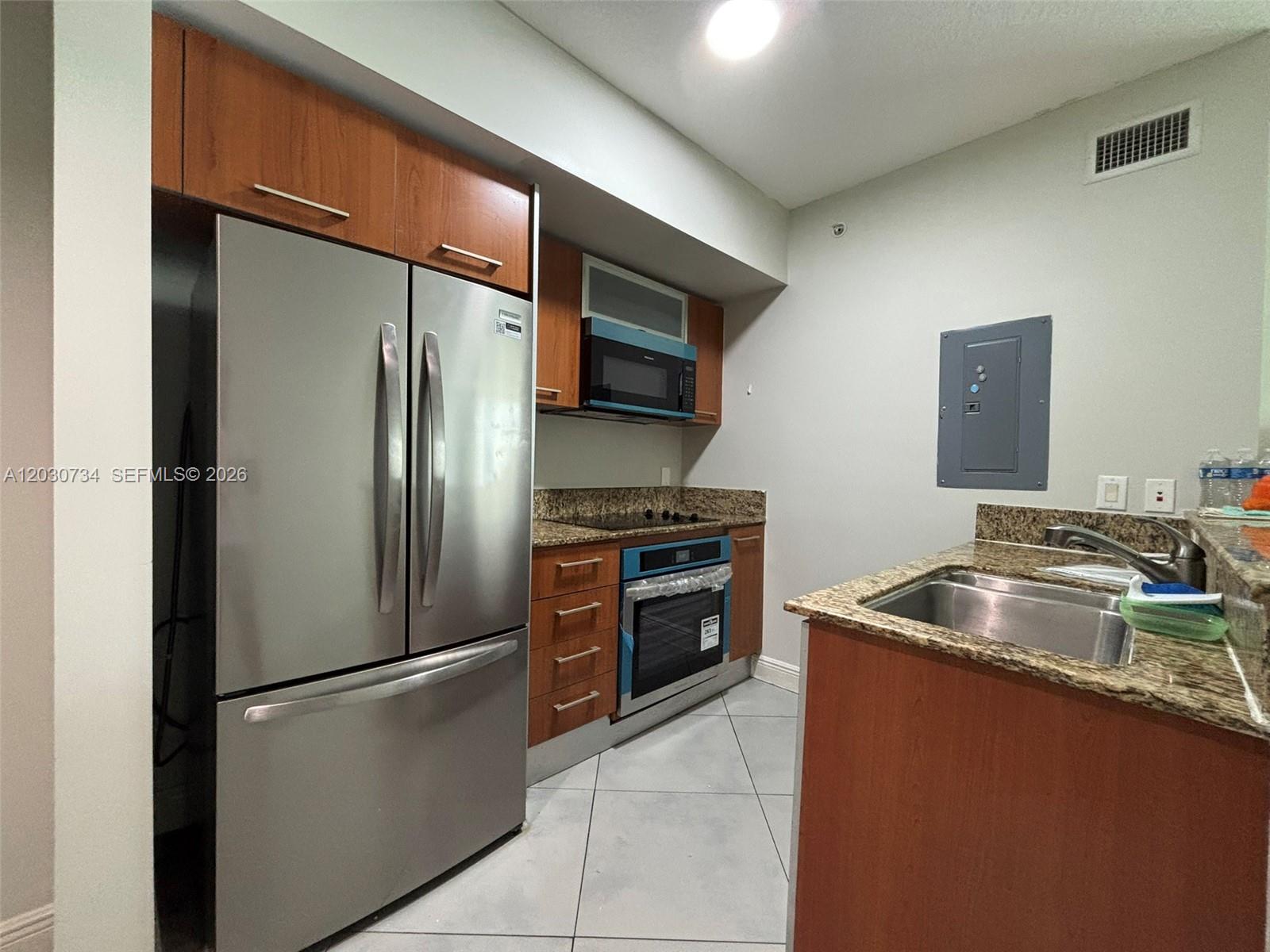 METROPOLIS I AT DADELAND - Residential Lease
