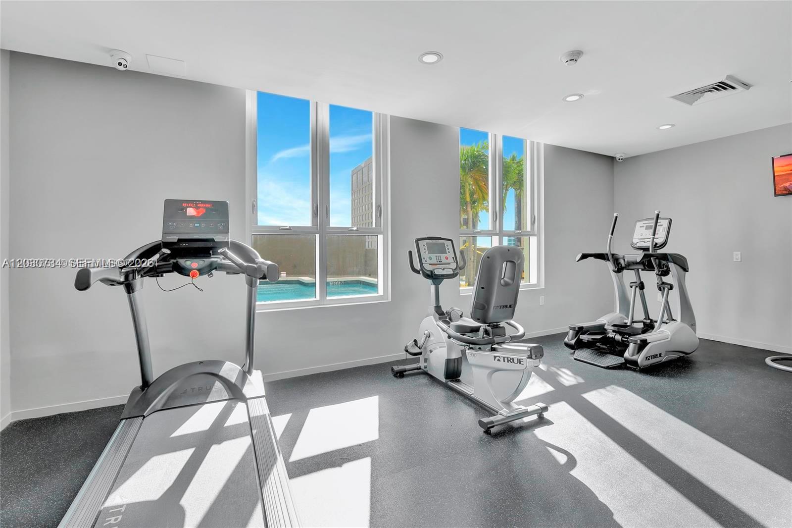 METROPOLIS I AT DADELAND - Residential Lease