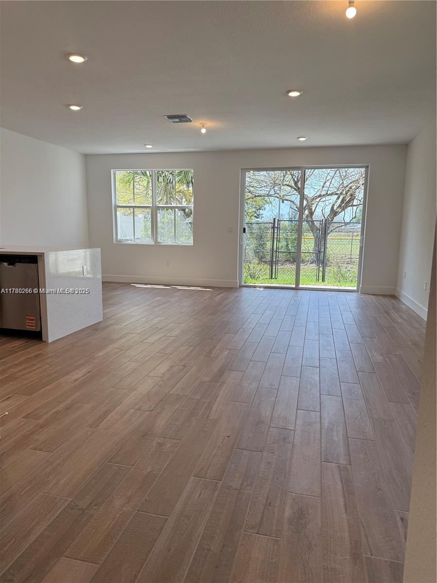 MERRICK SQUARE - Residential Lease