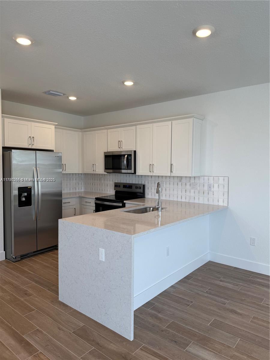 MERRICK SQUARE - Residential Lease
