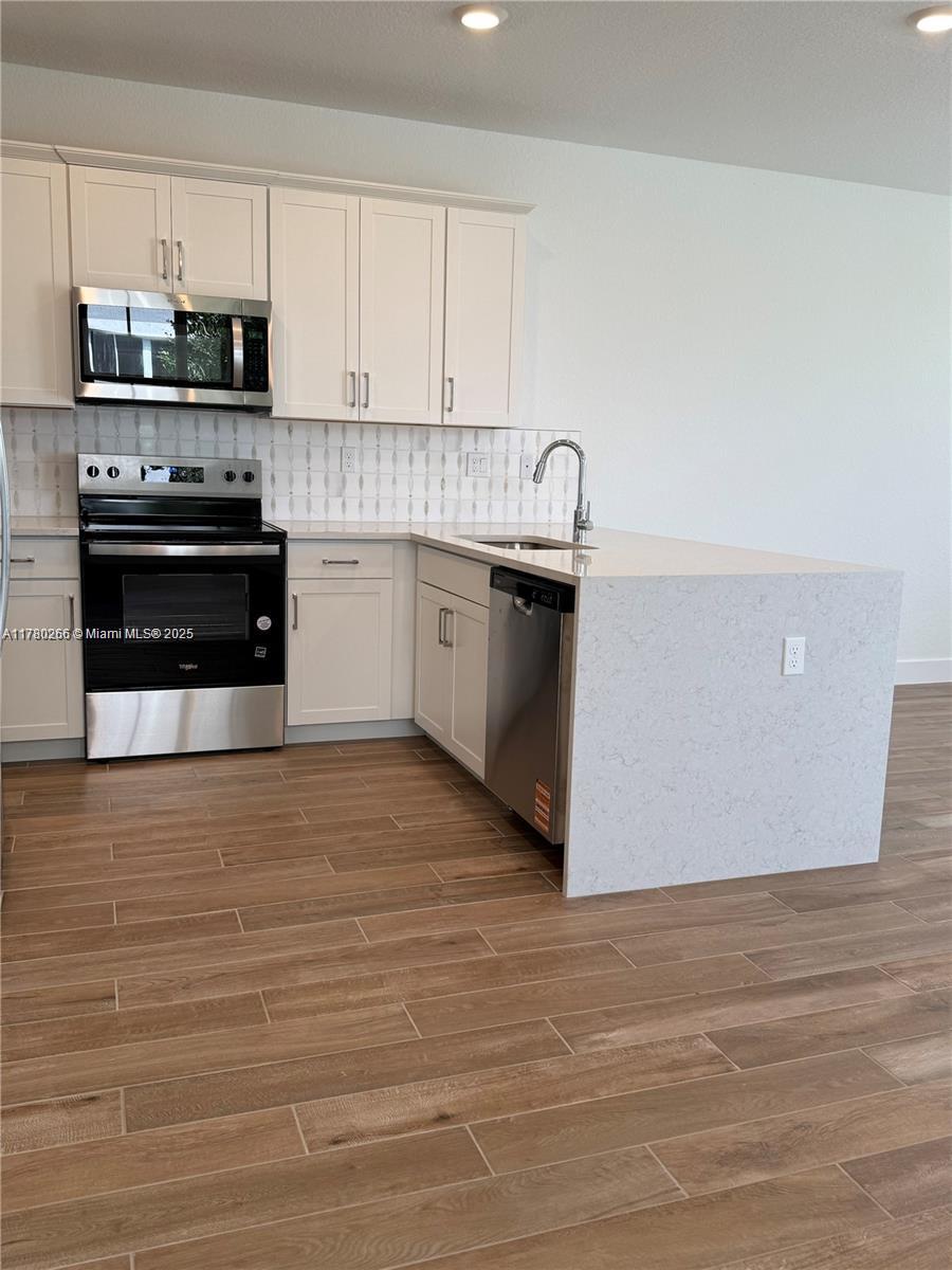 MERRICK SQUARE - Residential Lease
