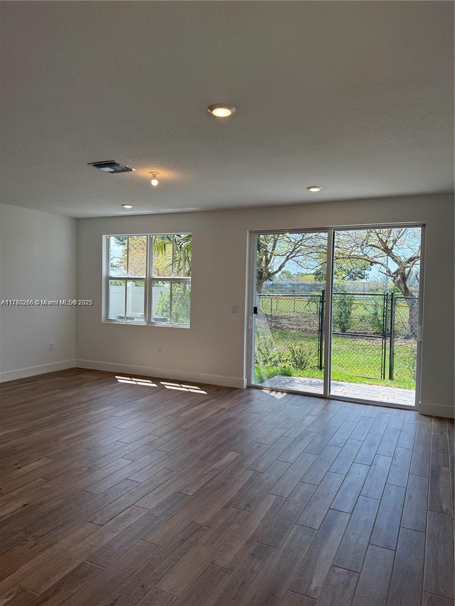 MERRICK SQUARE - Residential Lease