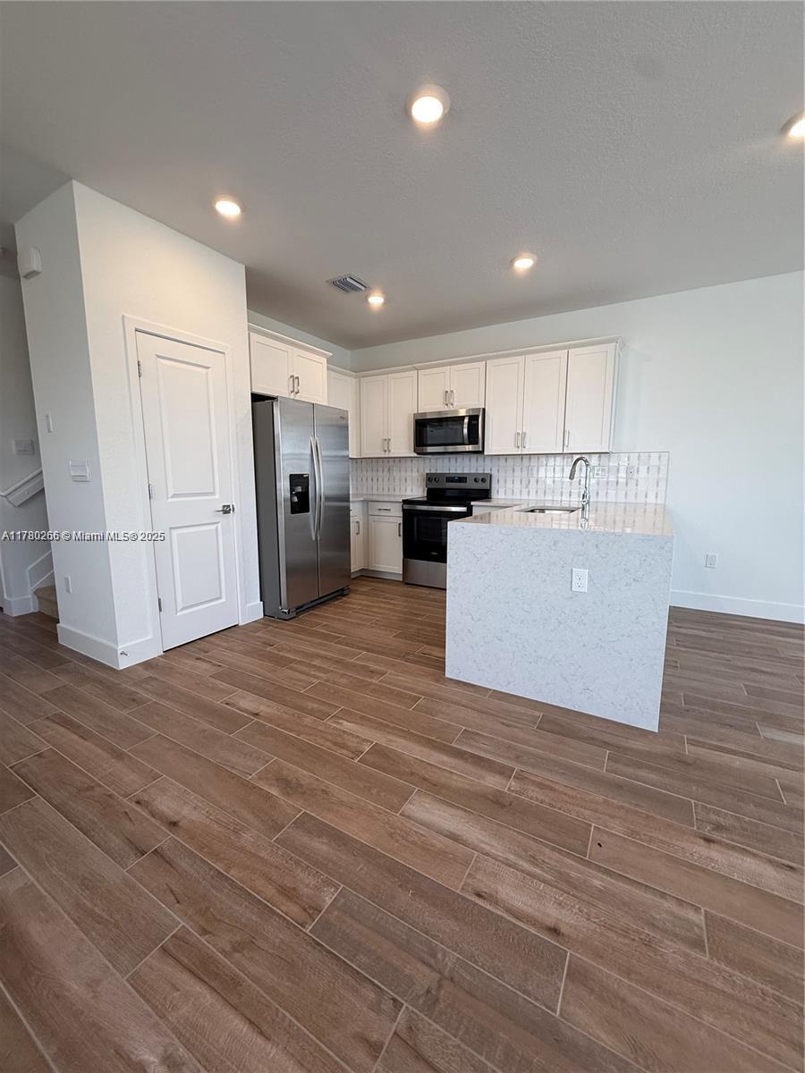 MERRICK SQUARE - Residential Lease