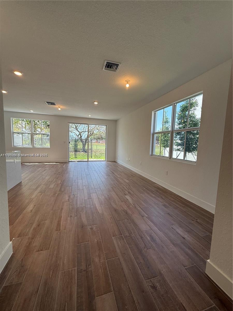 MERRICK SQUARE - Residential Lease