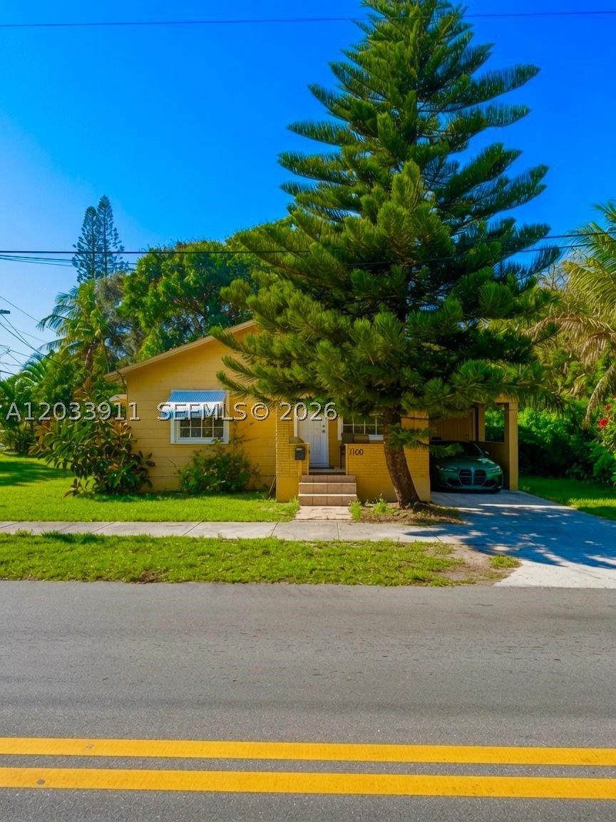 Rare 10,000 sq ft Corner Lot in Prime Hollywood – Outstanding Development Opportunity
Zoned for a duplex, two townhouses, or two single-family homes. Currently features a 3 bedroom / 2 bathroom home with washer, dryer, and all kitchen appliances included, located on half the lot. The third bedroom has no closet. Property offers 2 parking spaces and a garden area with a shed.
Perfect for investors, developers, or buyers seeking to expand or redevelop in this highly sought-after location near beaches, restaurants, and local amenities. A versatile opportunity you won’t want to miss!
