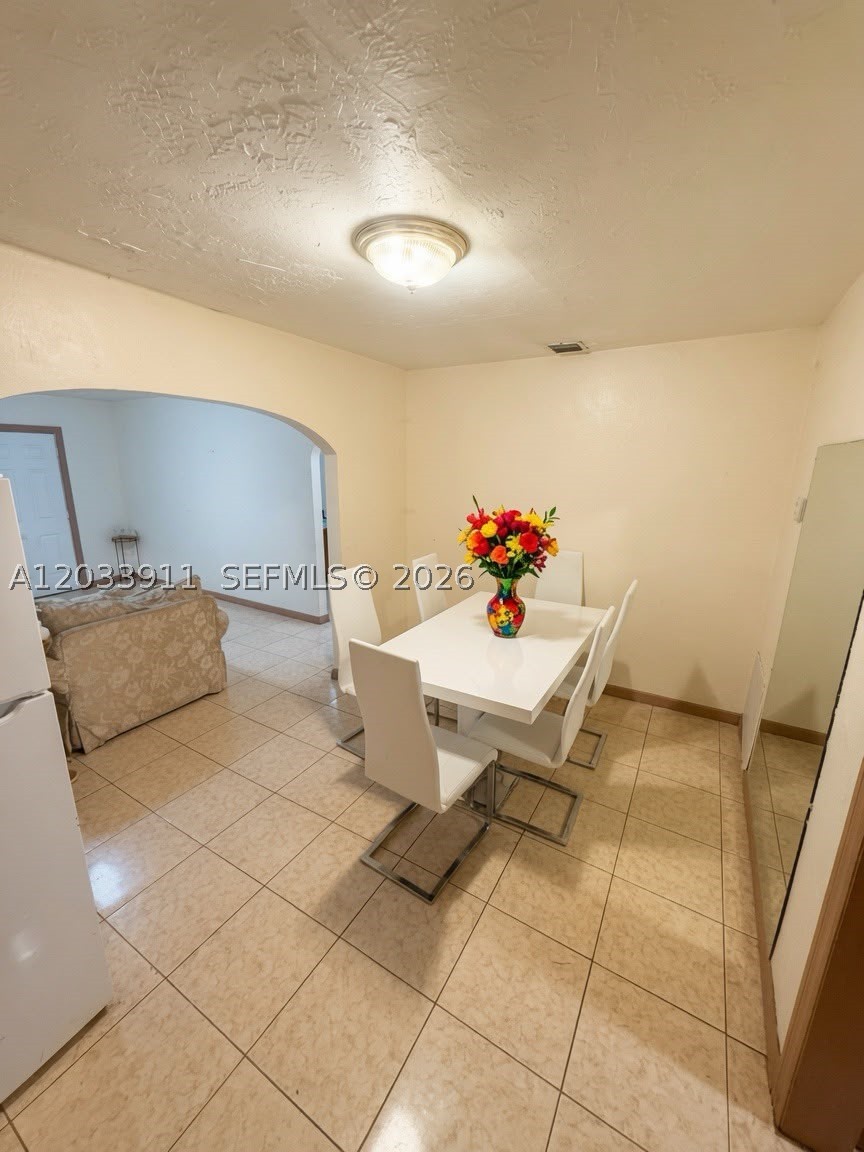 DIXIE GARDENS - Residential