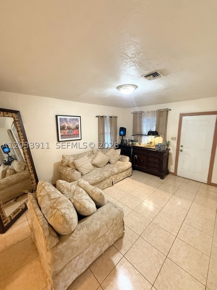 DIXIE GARDENS - Residential