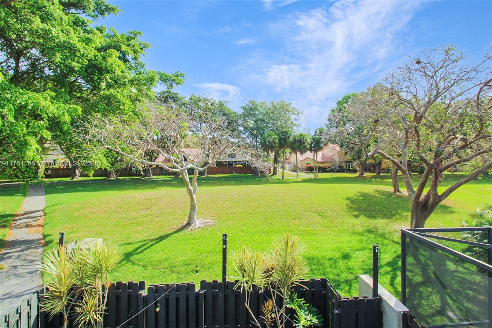 LA MAISON AT THE HAMMOCKS - Residential