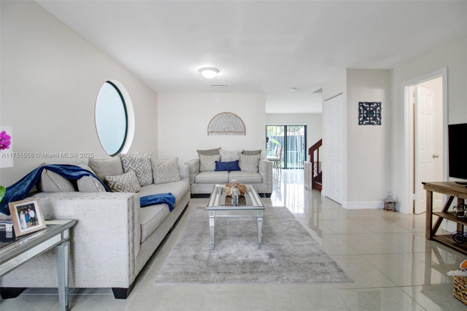 LA MAISON AT THE HAMMOCKS - Residential
