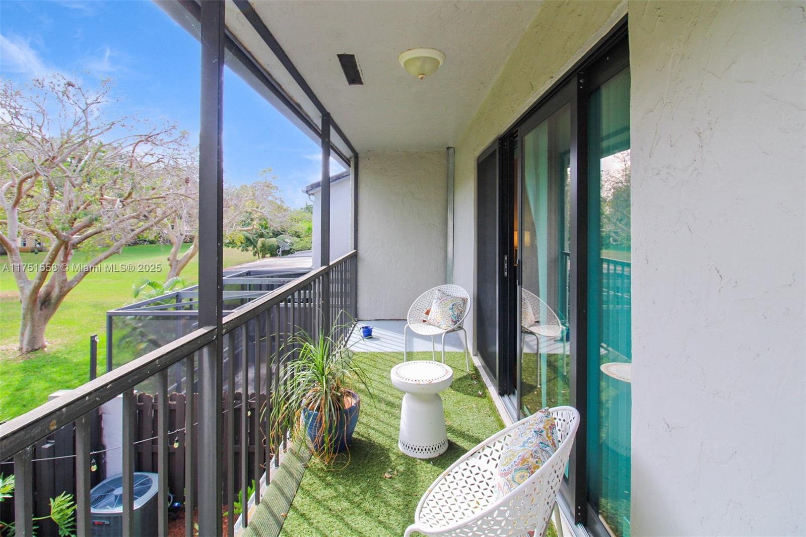 LA MAISON AT THE HAMMOCKS - Residential