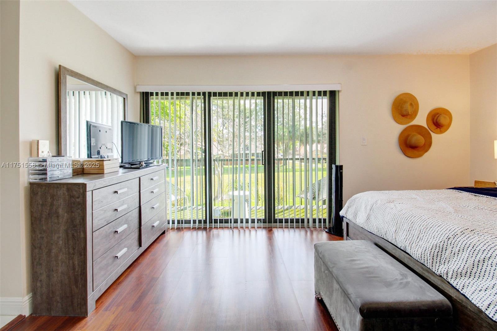 LA MAISON AT THE HAMMOCKS - Residential