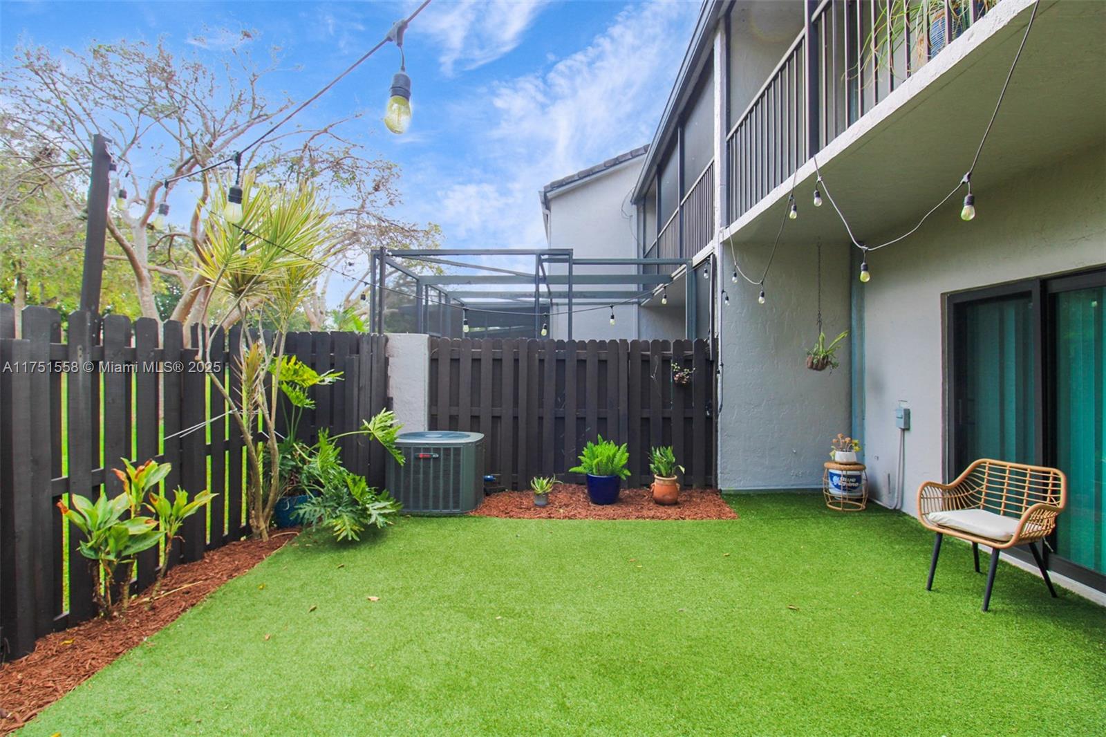 LA MAISON AT THE HAMMOCKS - Residential