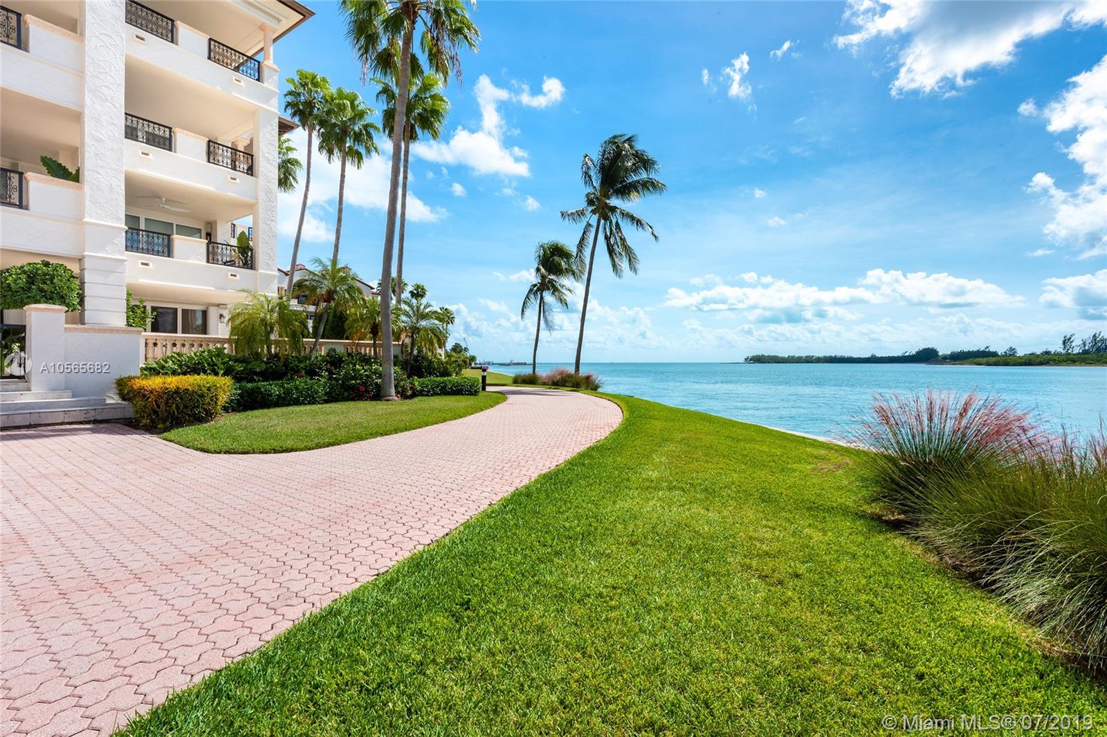 FISHER ISLAND - Residential
