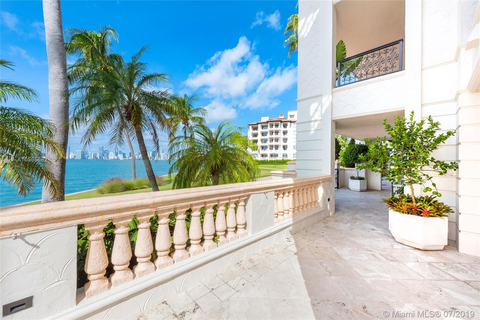 FISHER ISLAND - Residential